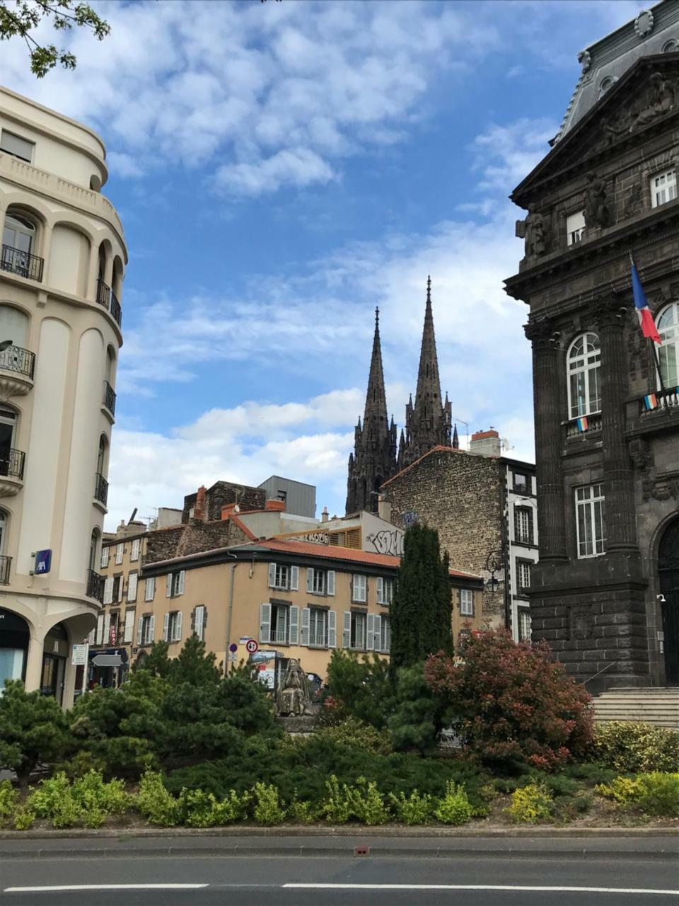 Esprit Cosy Sur Plateau Central Clermont-Ferrand Bagian luar foto